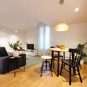 Bella By Aston Apartamento